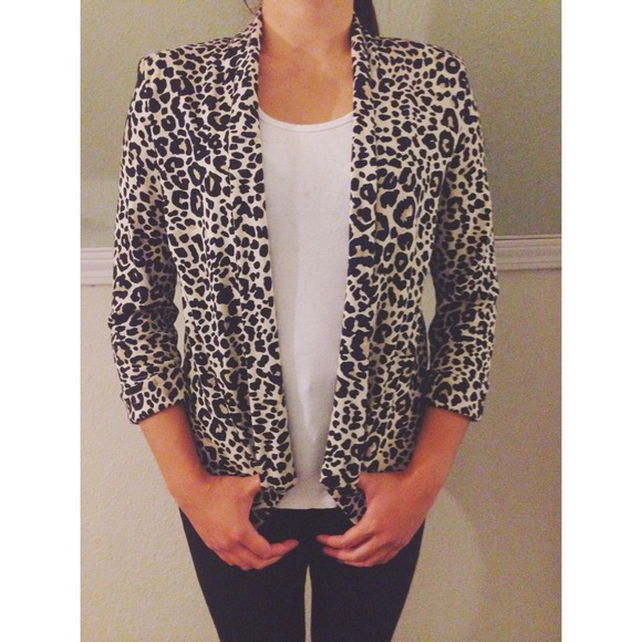H&M Leopard Blazer - Picture 1 of 3