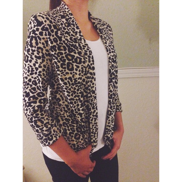 H&M Leopard Blazer - Picture 2 of 3