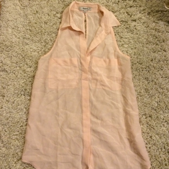 Made well pink sleeveless button up blouse
