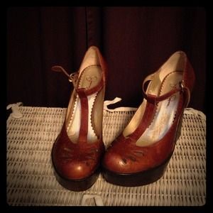 Jessica Simpson, leather Mary Jane wedges!!