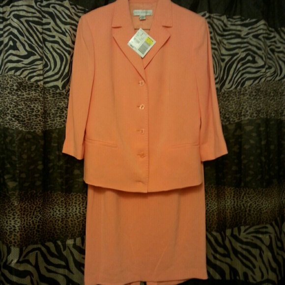 NWT Petite Sophisticate Dress Suit