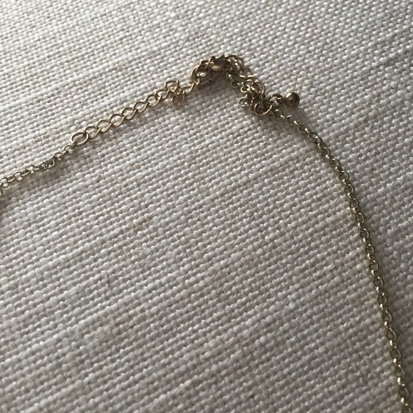 💕FREE to $30+ buyer 💕Clover necklace - Picture 4 of 4