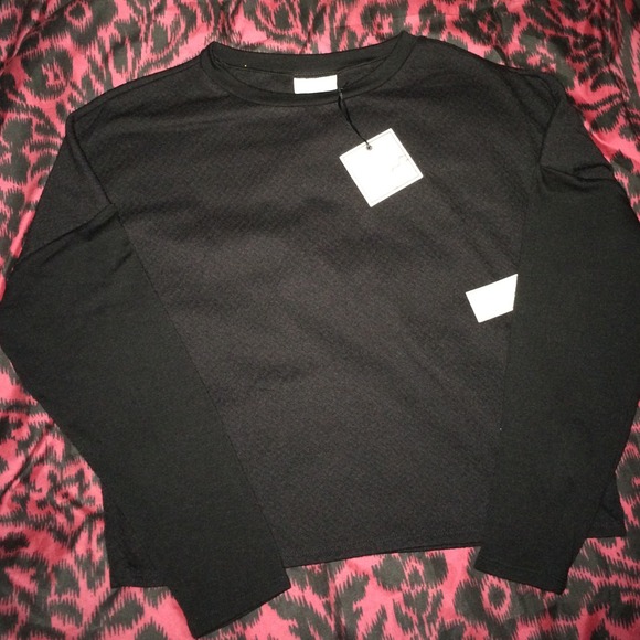 Bisou Bisou oversized crop top - Picture 1 of 3