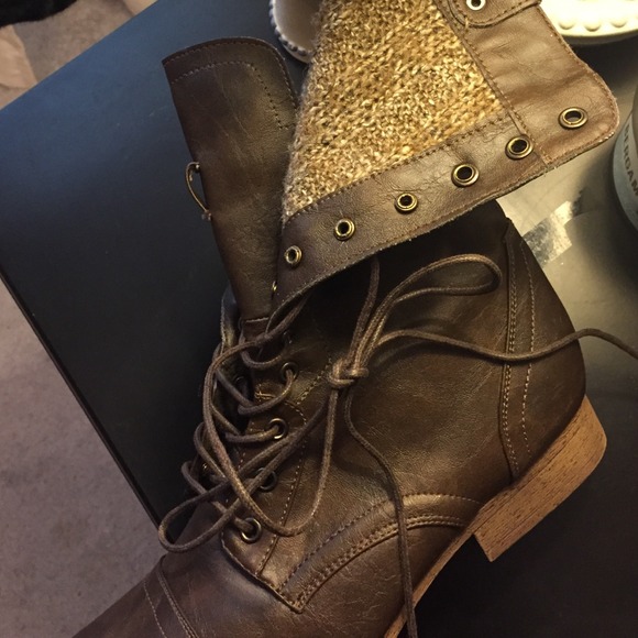 SOLD2XHP!!! Army Style Lace-Up Boots - Picture 3 of 4