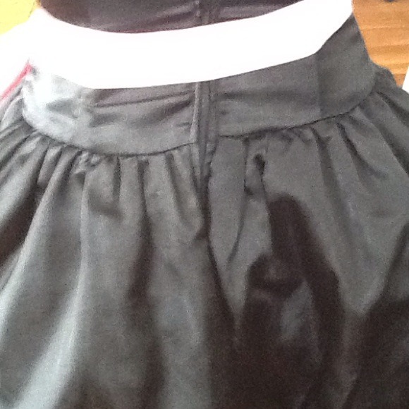 Black bubble semi-formal dress - Picture 3 of 3