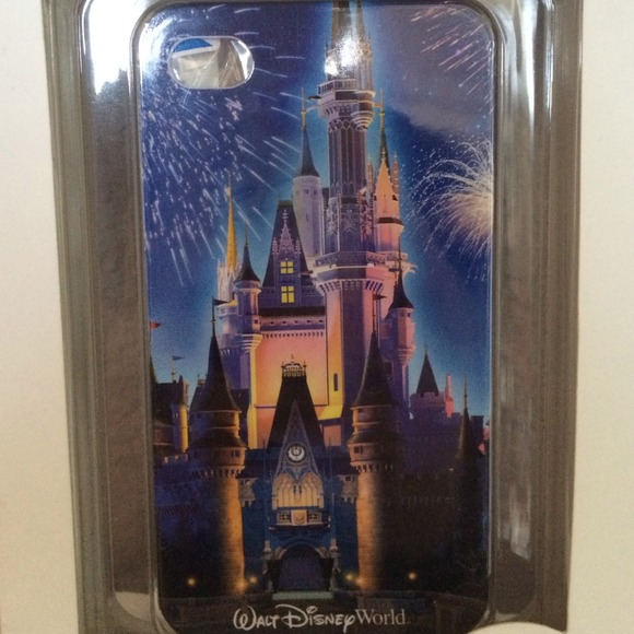 NEW  IPhone 4 Disney Cinderella Castle Phone case. - Picture 2 of 3