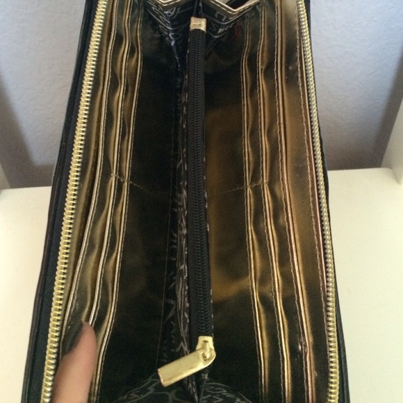 Betsey Johnson NWT black and white bow wallet - Picture 3 of 3