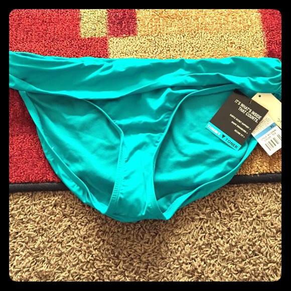 Kenneth Cole New York tummy toner swimming suit!