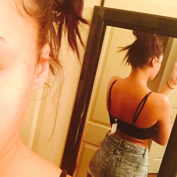 Black crop top tank - Picture 3 of 4