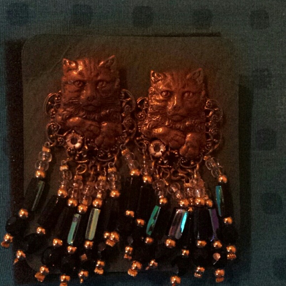 Earrings - Picture 1 of 1