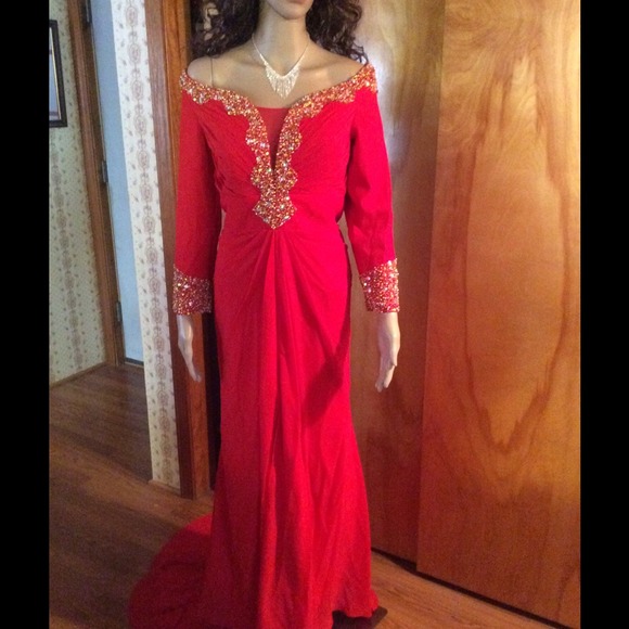Spectacular Red Gown with FREE Matching Shoes!!!