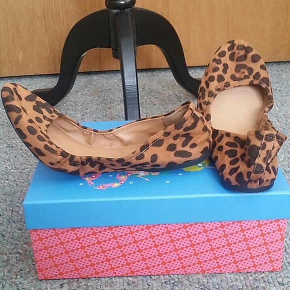 Leopard print flats