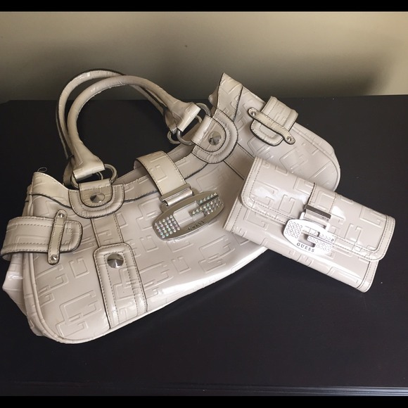 Guess Purse and wallet khaki