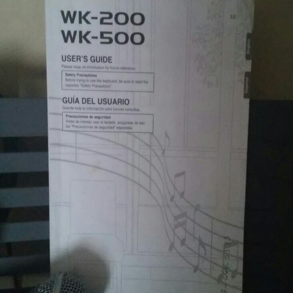 Casio digital keyboard - Picture 3 of 3