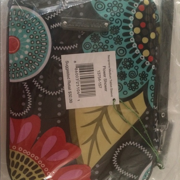 Medium Vera Bradley neoprene tablet case. NWT new