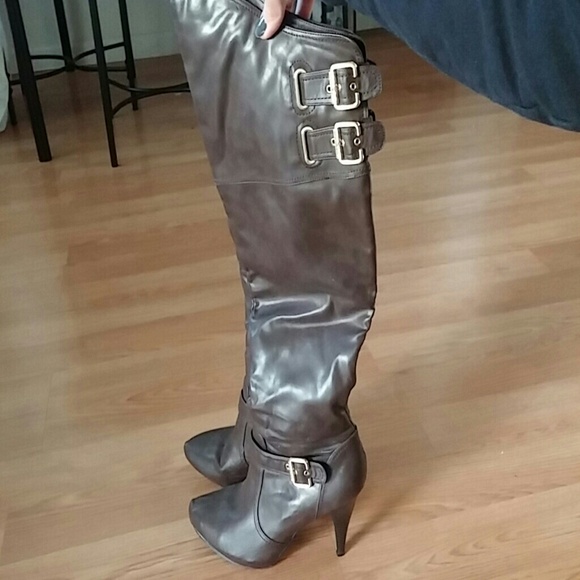 Guess boots