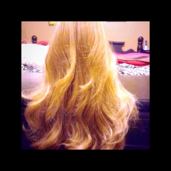Vivica A Fox 3/4 futura wig. FINAL REDUCTION🌟