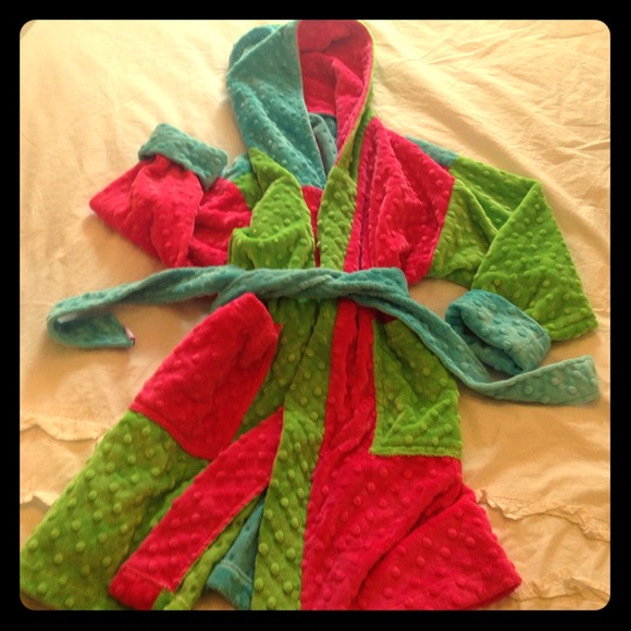 Short Chenille robe
