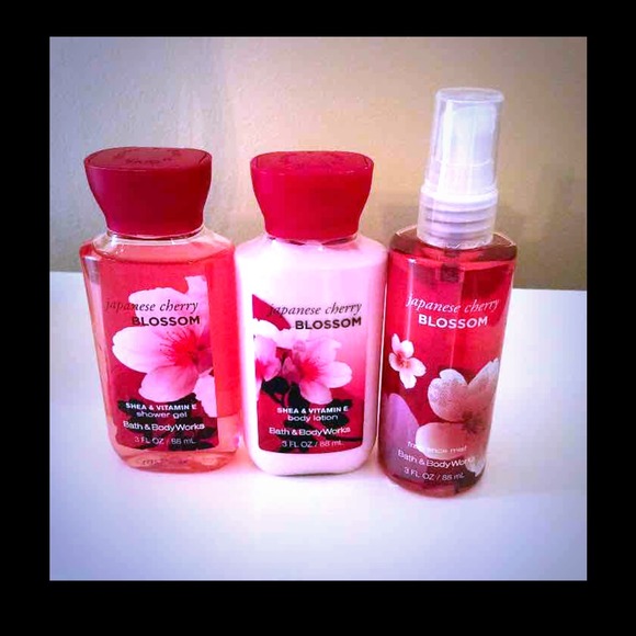 Japanese Cherry Blossom Travel Set 🍒🌸