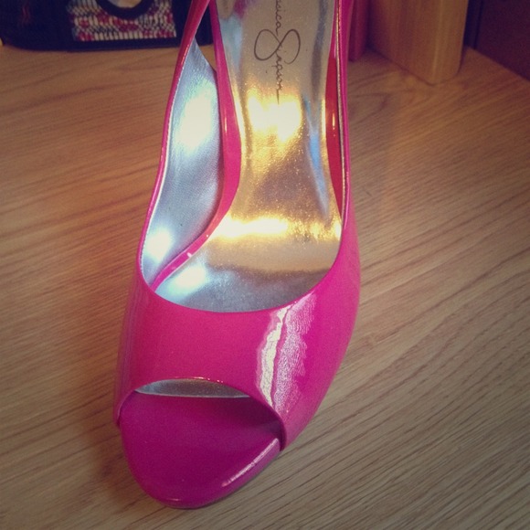 FINAL REDUCTION! NWOT Jessica Simpson pumps!