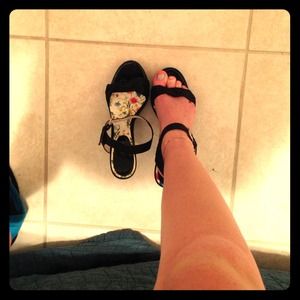 Size 6 1/3 XOXO 3 inch heels