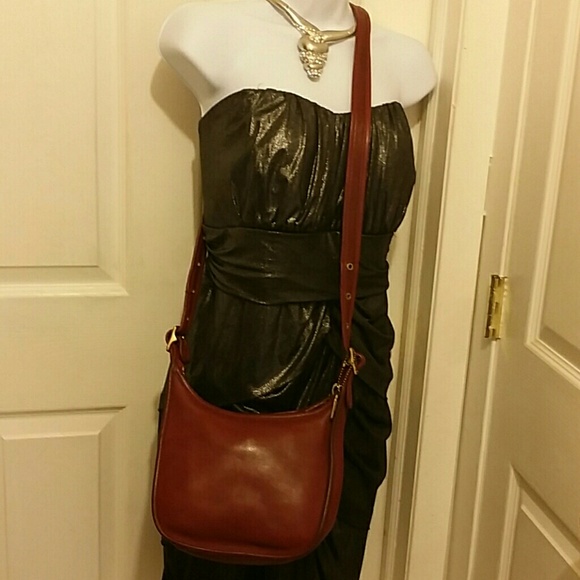 Beautiful ,Vintage Red Leather Coach Crossbody - Picture 8 of 8
