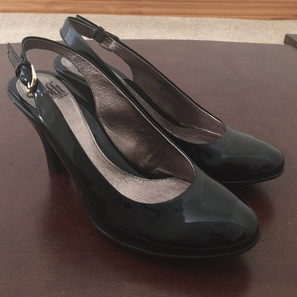 Shoes - Picture 3 of 4