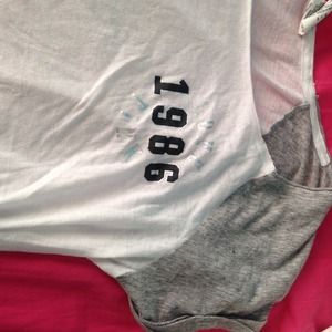 VS PINK white gray graphic tee