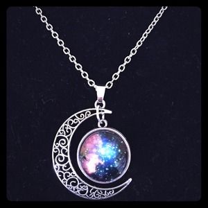 ❌HOLD for leahbeckman❌Moon necklace