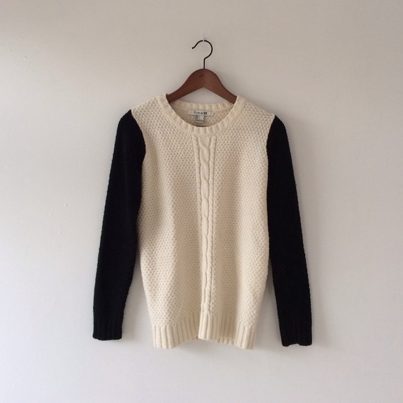 Forever 21 Sweaters - Forever21 sweater. Sz small.