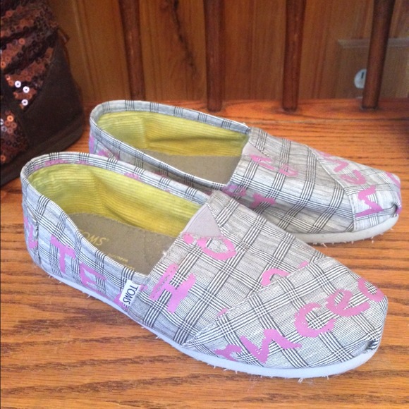 Toms size 7