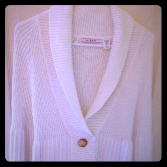 Bell sleeve knit sweater