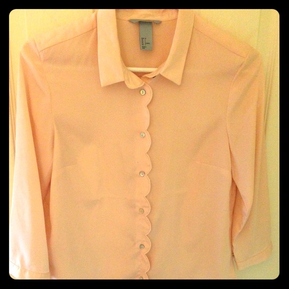 H&M scalloped baby pink blouse
