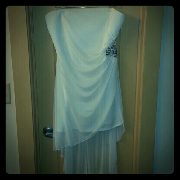 PROM/HOMECOMING White High-lo Dress