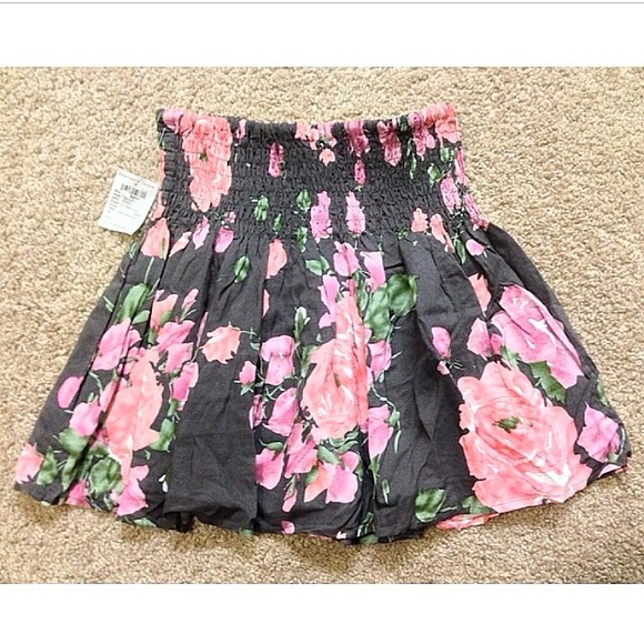 Pink/gray floral skirt (S)