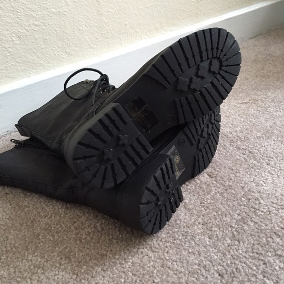 Black Boots - Picture 2 of 2