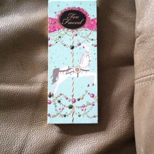 Too faced la belle carousel palette