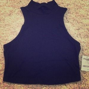 Black sleeveless crop top