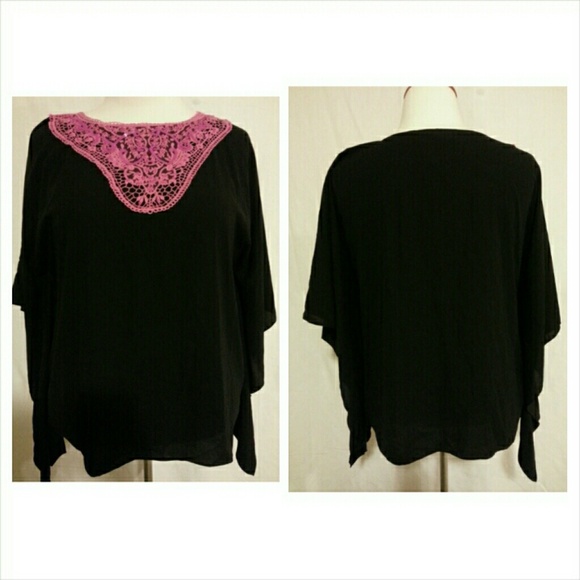 TU - 🎉HP🎉 Pink & Black Solid Batwing Poncho - Picture 2 of 3