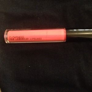 MAC Long Wear Lipglass in color Whoops