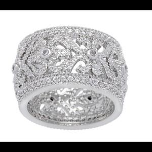 HOT sale!  Filigree crest eternity band NWT