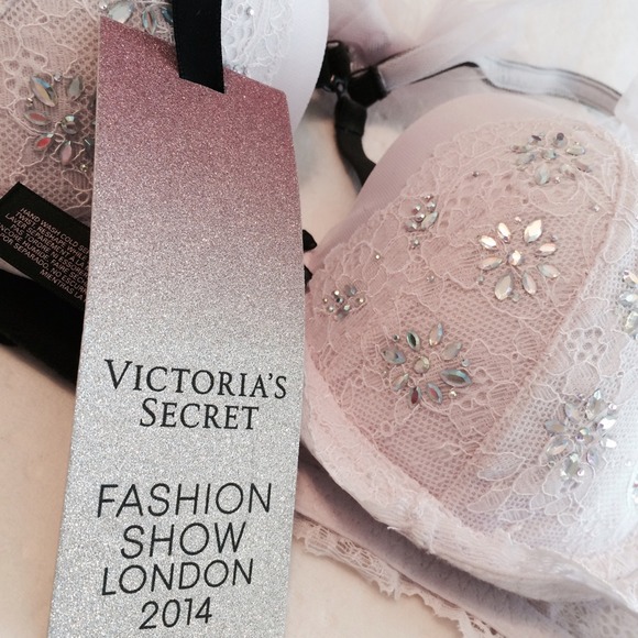 Victoria's Secret Other - VS Fashion Show Dream Angels Lined Demi Bra.