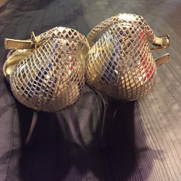 Guess gold sandals - Picture 3 of 4