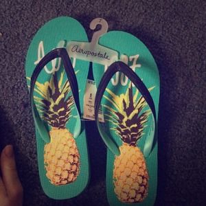 Pineapple Aeropostale flip flops