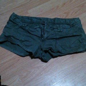 AE army green shorts