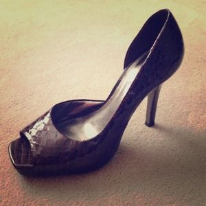 Jessica Simpson brown patten leather heels