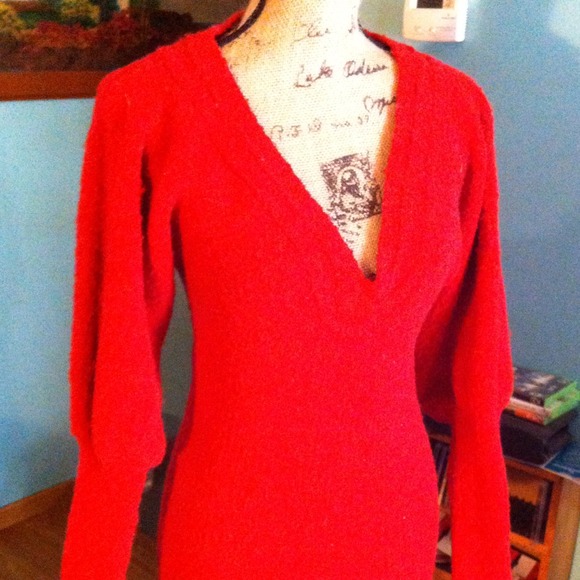 Red puffy sleeve sweater