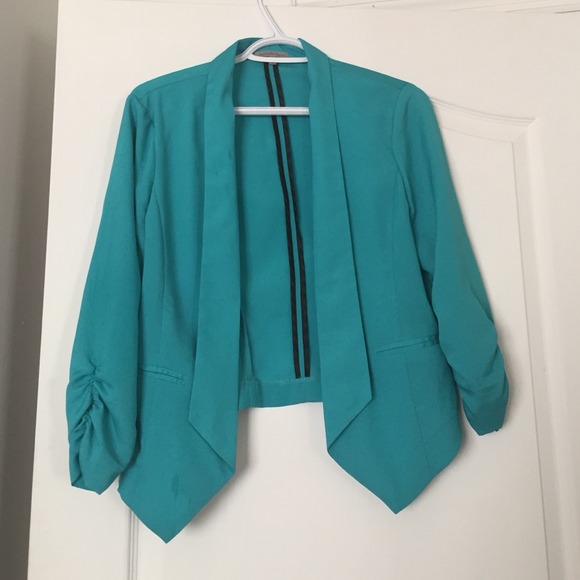 Turquoise tuxedo blazer with ruched sleeves