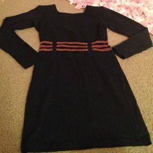 Black dress w. gold see-through lines