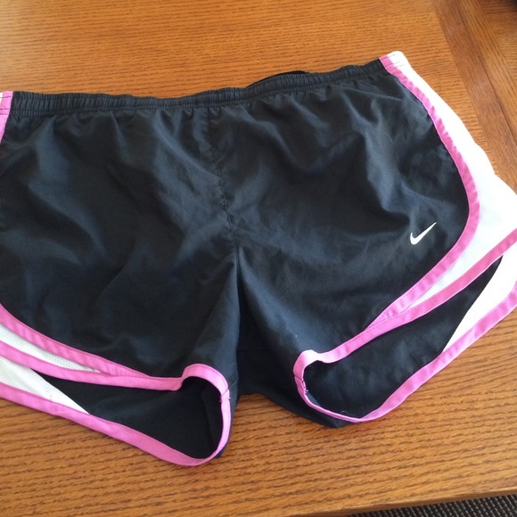 Nike black and pink bundled
